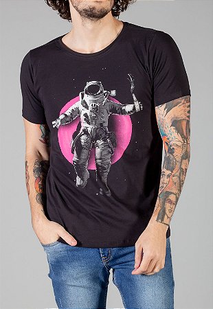 Camiseta Red Feather Floating In Space Masculina
