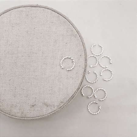 Piercing fake argola torcida 11mm