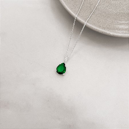 Colar pingente zircônia gota esmeralda 10x8mm elo cravejado 45cm