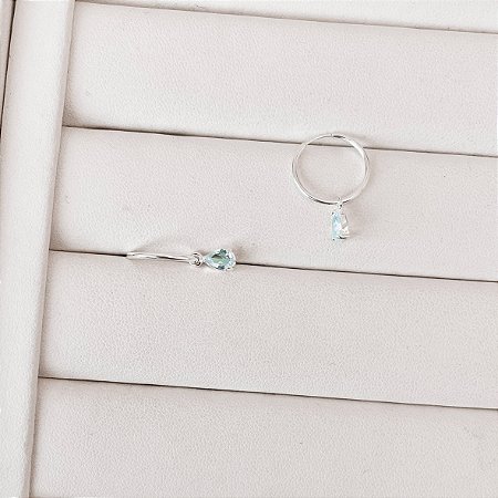 Argola 15mm pingente zircônia gota azul claro