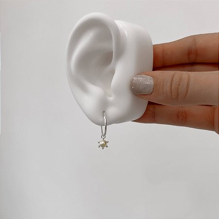 Argola pingente pérola