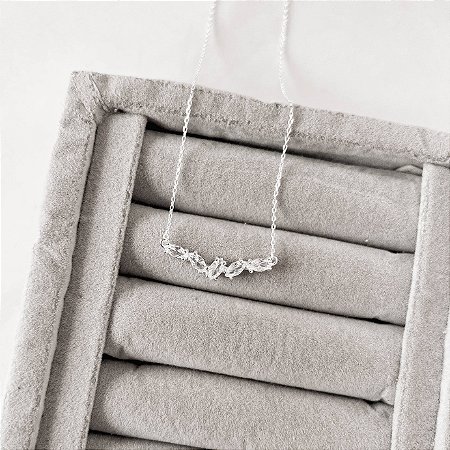 Colar entremeio zircônias navete