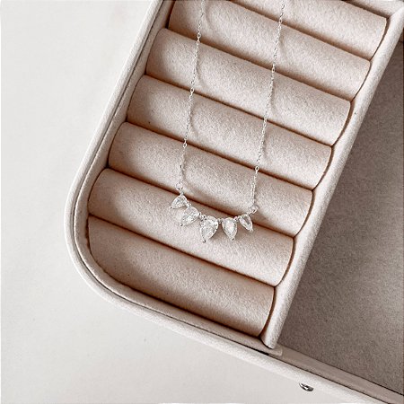 Colar entremeio zircônias gota