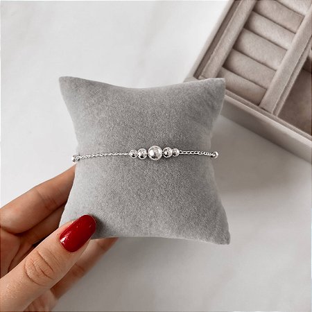 Pulseira com entremeios bolas
