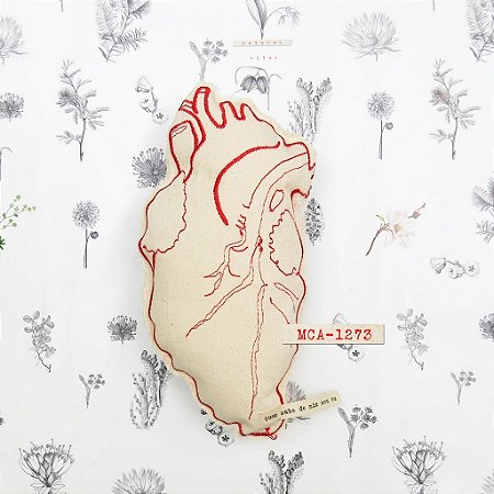 Coração em tecido solto