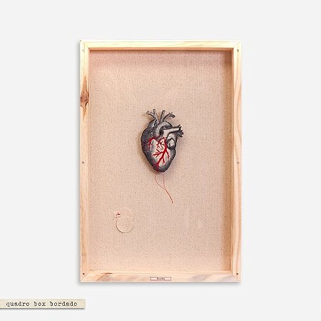 Quadro Box Bordado Naturale - Coração