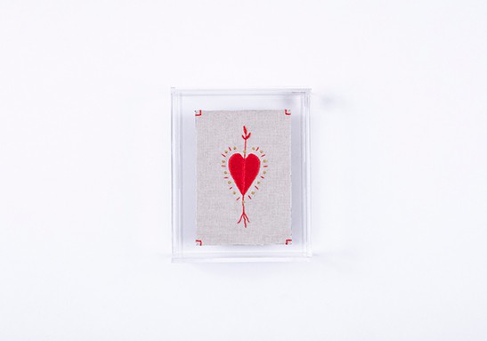 Quadro Acrílico Colagem P - Coração Flechado