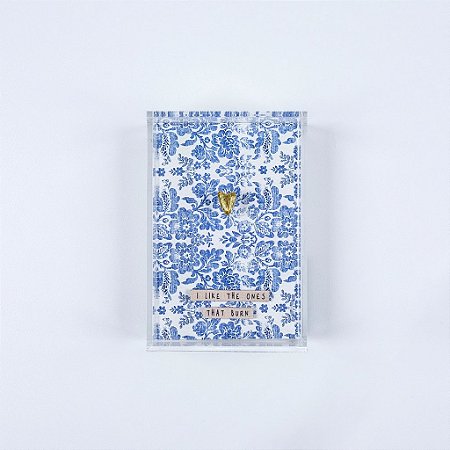 Quadro Caixa Acrílico - Coração Bordado I like the ones that burns