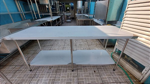 Mesa de Inox 2,0 Mt Com Prateleira Lisa