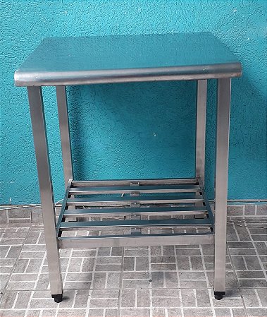 Mesa 100% Inox 0,70 mt. com Prateleira Gradeada [usada]