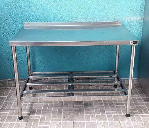 Mesa 100% Inox 120 cm. com Prateleira Gradeada [usada]