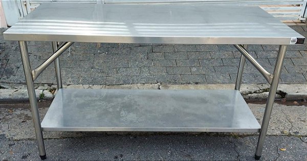 Mesa 100% Inox 1,50 mt. com prateleira Lisa [Usada]