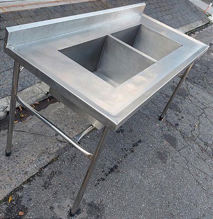 Pia 1,50 mt. 100% Inox com 2 cubas profundas (30 cm.) [Usada]