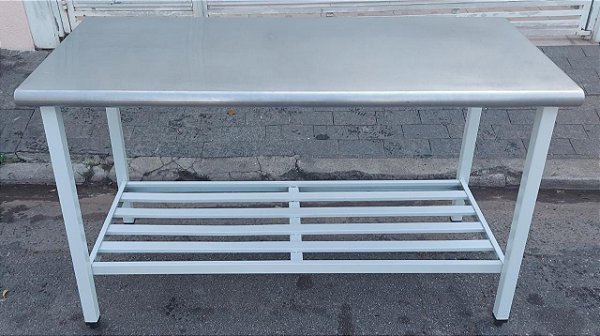 Mesa 1,50 mt. Tampo em Inox com Prateleira Gradeada [Usada]