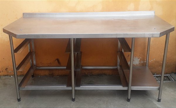 Mesa de Inox com Suportes para Assadeiras - 1,70m