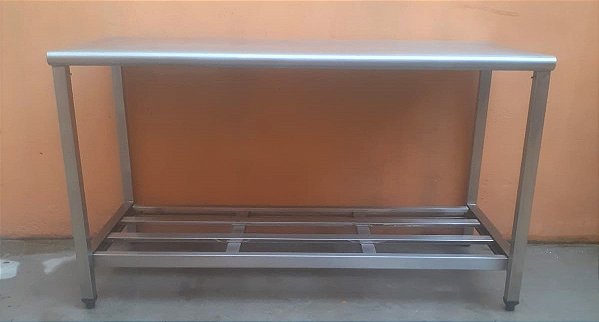 Mesa de Inox - 1,50m Com Prateleira Gradeada [usada]