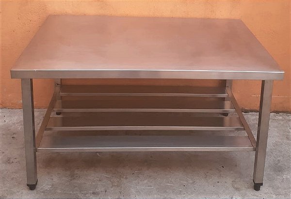 Mesa 100% Inox com prateleira inferior gradeada - 1,20m x 66cm [Usada]