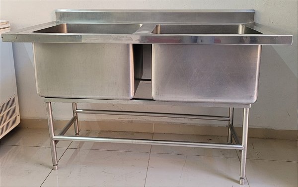 Pia com 2 Cubas Profundas 100% Inox [Usada]