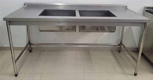 Pia totalmente Inox com 2 cubas sem prateleira - 1.80m [Seminova]