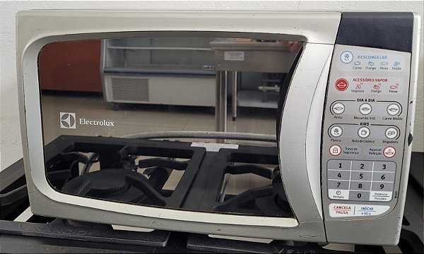 Micro-ondas Electrolux MA30S prata 20L 220V [Usado]