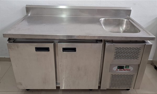 Balcão Refrigerado Inox 304 Dentro e Fora com Cuba Direita - 1,5m 220v - Alfatec [Usada]
