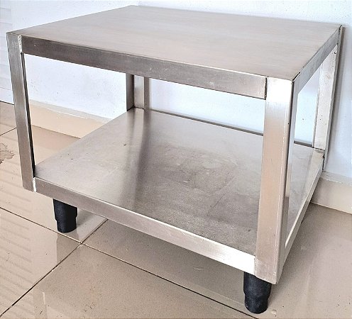Mesa de apoio baixa com prateleira - 50x60x45cm (AxLxP) [Usada]