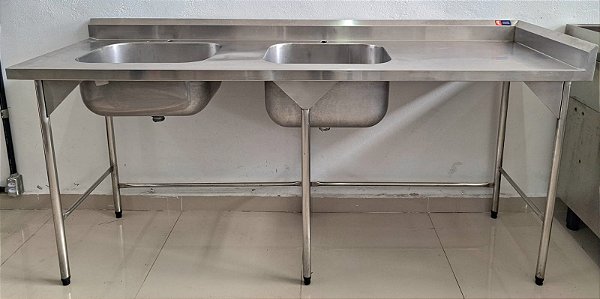 Bancada / Pia com duas Cubas - Inox 304 2 metros com 6 pés - Tecnocuba [Usada]