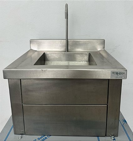 Pia de Assepsia com acionamento no joelho Inox 100% [Usada]