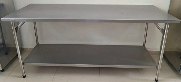 Bancada / Mesa de Inox com prateleira inferior lisa 1.80m x 70cm x 90cm - Fritomaq [Usada]