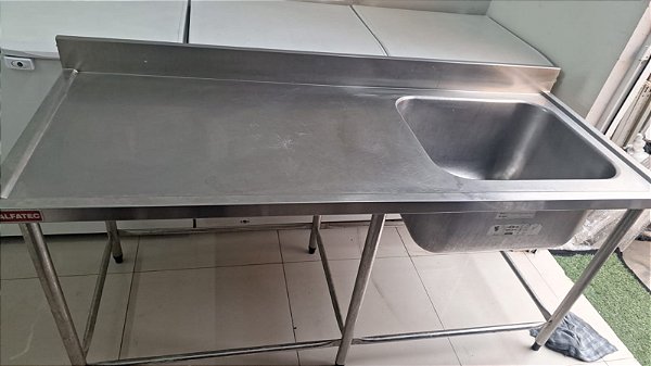 Bancada com cuba direita - Alfatec 1.80m x 70cm x 90cm [Usada]