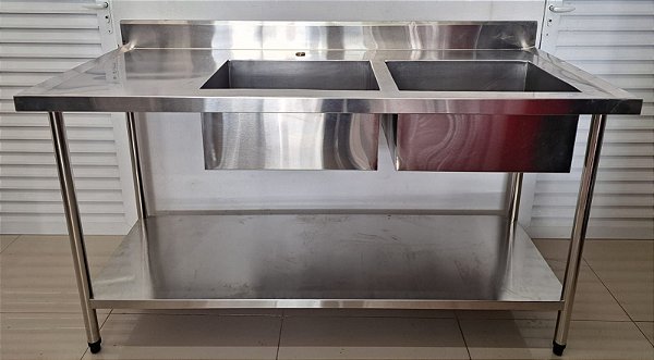Bancada / Pia totalmente em Aço Inox com 2 cubas direitas - 1.60m x 90cm x 70cm Cubas: 25x50x40 [Seminova]