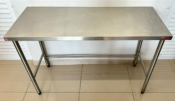 Mesa / Bancada / Aparador de Inox 304 com Tampo Liso de Centro Sobre Estrutura Tubular  -130x50x90 cm [Seminovo]
