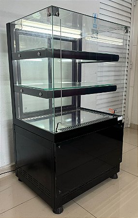 Balcão / Vitrine Refrigerado Clean para bolos e doces 70cm Preto - 220V - DBCR.70 - Ômega [Seminovo]