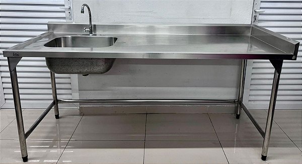 Pia / Bancada com cuba Esquerda 1.90m x 67cm x 92cm * Com Torneira - Elvi [Usada]