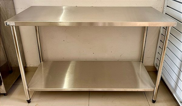 Bancada / Mesa de Inox Com Prateleira Inferior Lisa 140x60x90cm - Elvi [Usada]