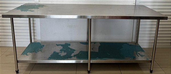 Mesa/Bancada de Inox Reforçada 6 pés com Prateleira Inferior Lisa 2mx70cmx90cm [Usada]