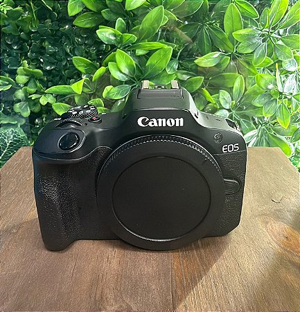 Câmera Canon R100 Corpo - Usada