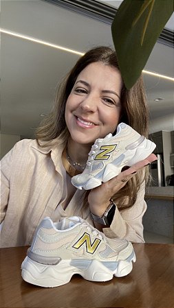 Tenis New Balance Infantil Bege