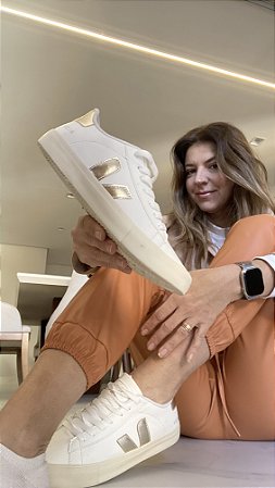 Tenis Veja Branco/Dourado