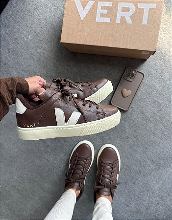 Tenis Vert/Veja Marrom