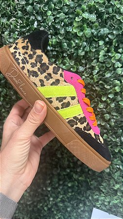 Tenis Dani Lavie Onca Marrom Com Rosa E Verde
