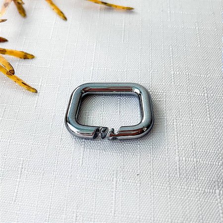 Argola Retangular Articulada Resina 25x30mm Ônix