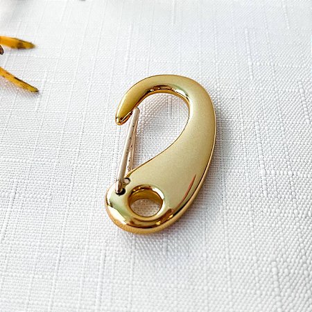 Mosquetão Resina 5x2,5cm Dourado c/ gancho Dourado