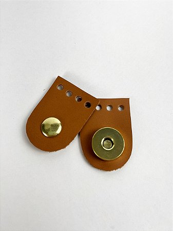 Fechamento Oval com Botão Imã em Couro Legítimo para Bolsa 3x4,5cm-Caramelo Escuro/Dourado