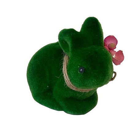 Coelha de musgo, sentada com flores