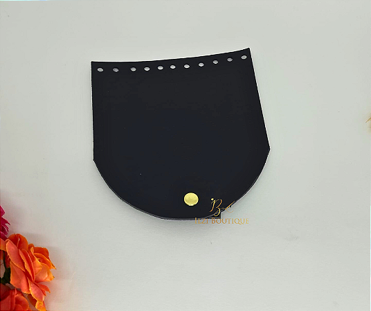 Aba preta c/ botão dourado