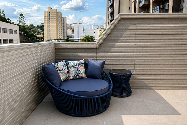 Chaise Redonda Poltrona 130cm Alumínio Corda Nautica e 1 Mesa de Apoio Lateral