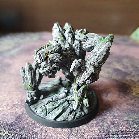 Miniatura Golem de Pedra pintada