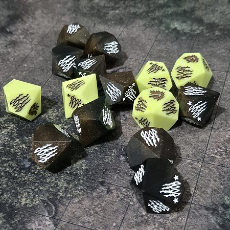Conjunto 15 dados RPG Lobisomen o Apocalipe - Tremor da Umbra- W5 - Pronta Entrega