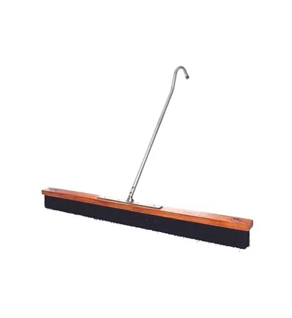 Vassoura escovão (1,50m) para saibro
